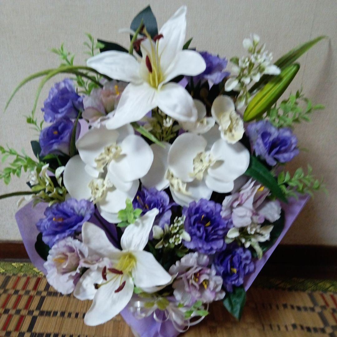 仏花、御供え花、造花百合、胡蝶蘭アレンジ