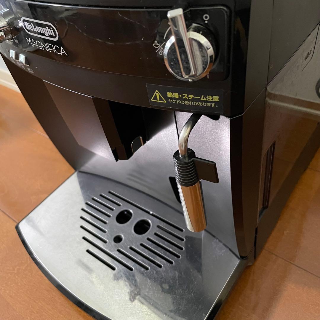 デロンギ　マグニフィカ　全自動コーヒーマシン　ESAM03110B ブラック