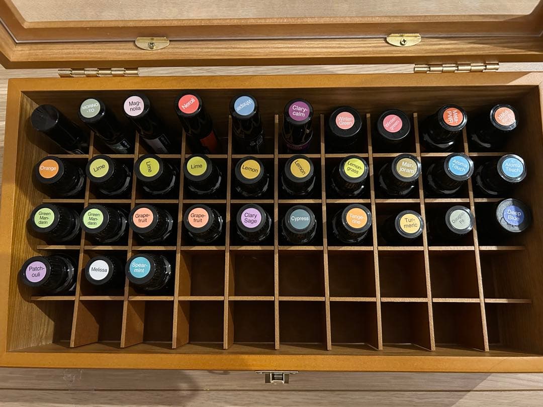 新品未開封 dōTERRA エッセンシャルオイル 33本　総額約160,000円