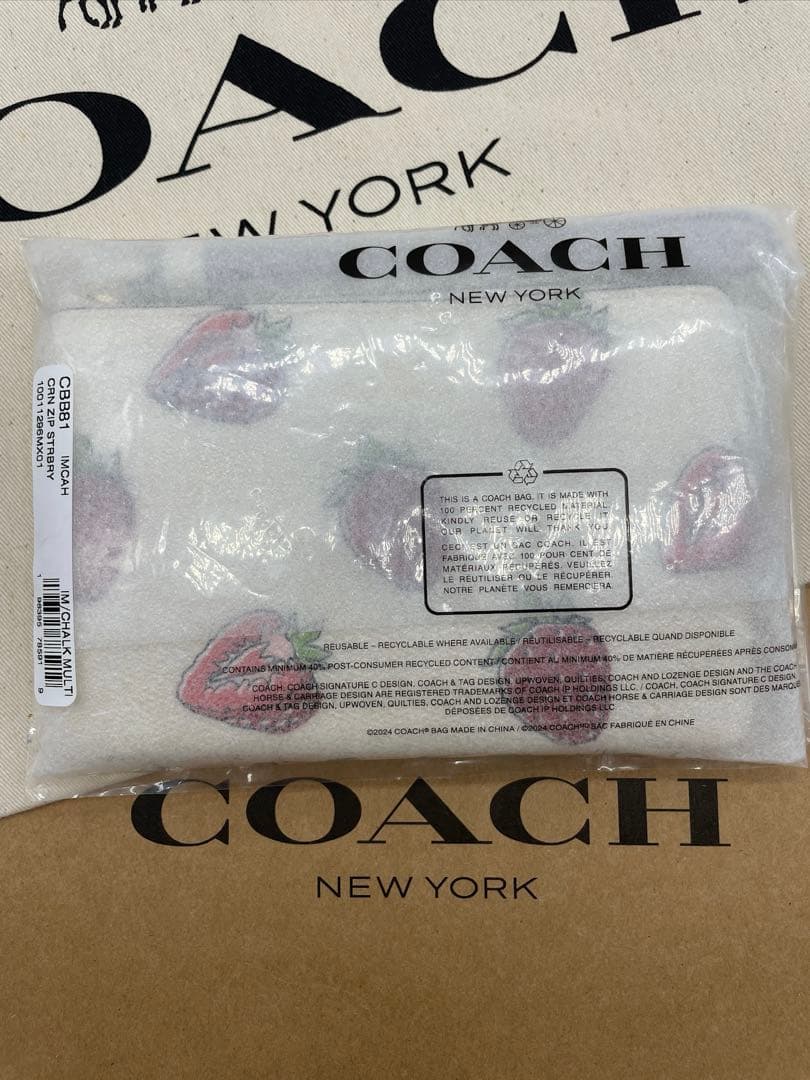 即完売品‼︎【COACH /CBB81】コーナーリストレットストロベリーいちご苺