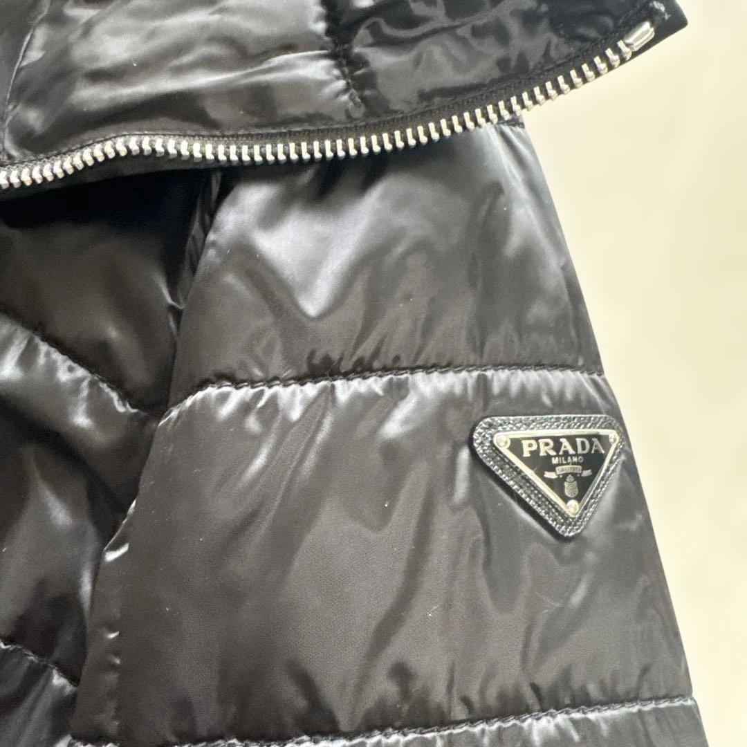 PRADA ブラック ダウンジャケット フード付き