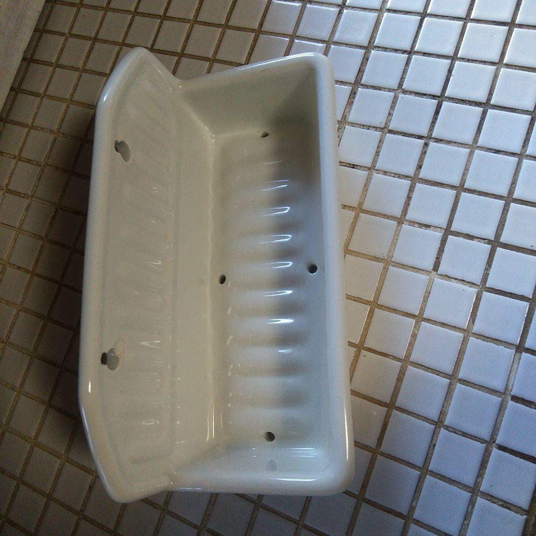 水回り　お風呂場　洗面所　陶器ラック