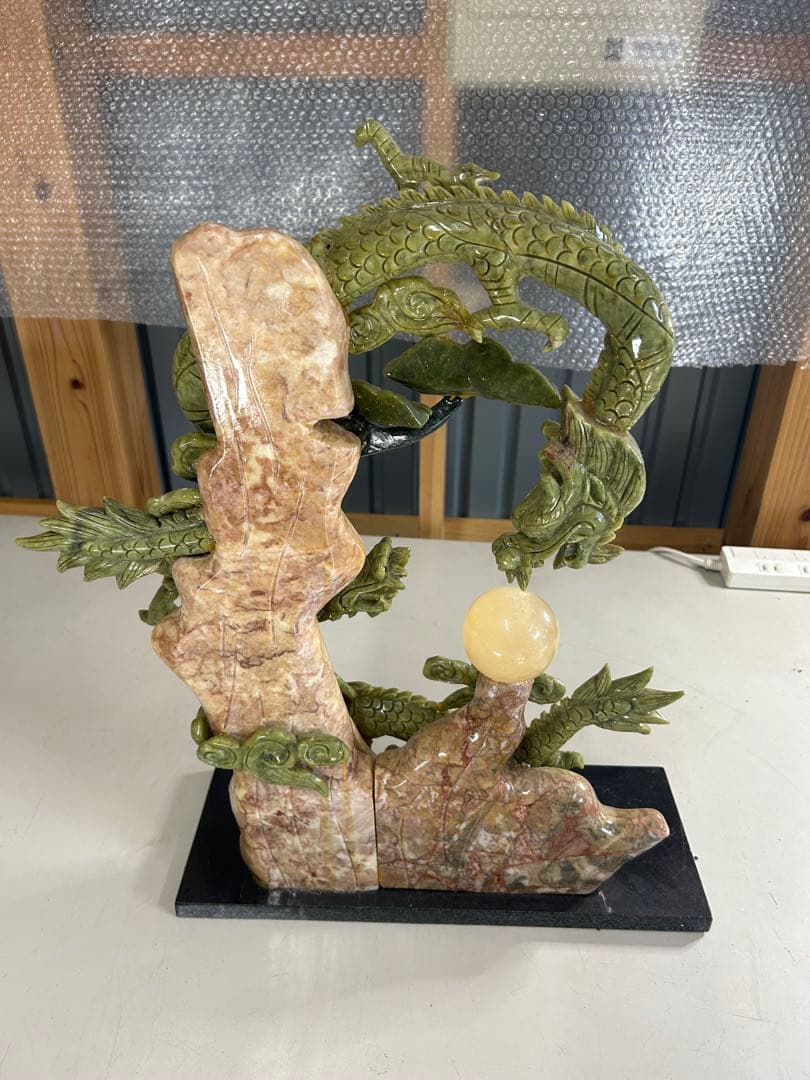 あ*し様 翡翠製ドラゴン彫刻置物