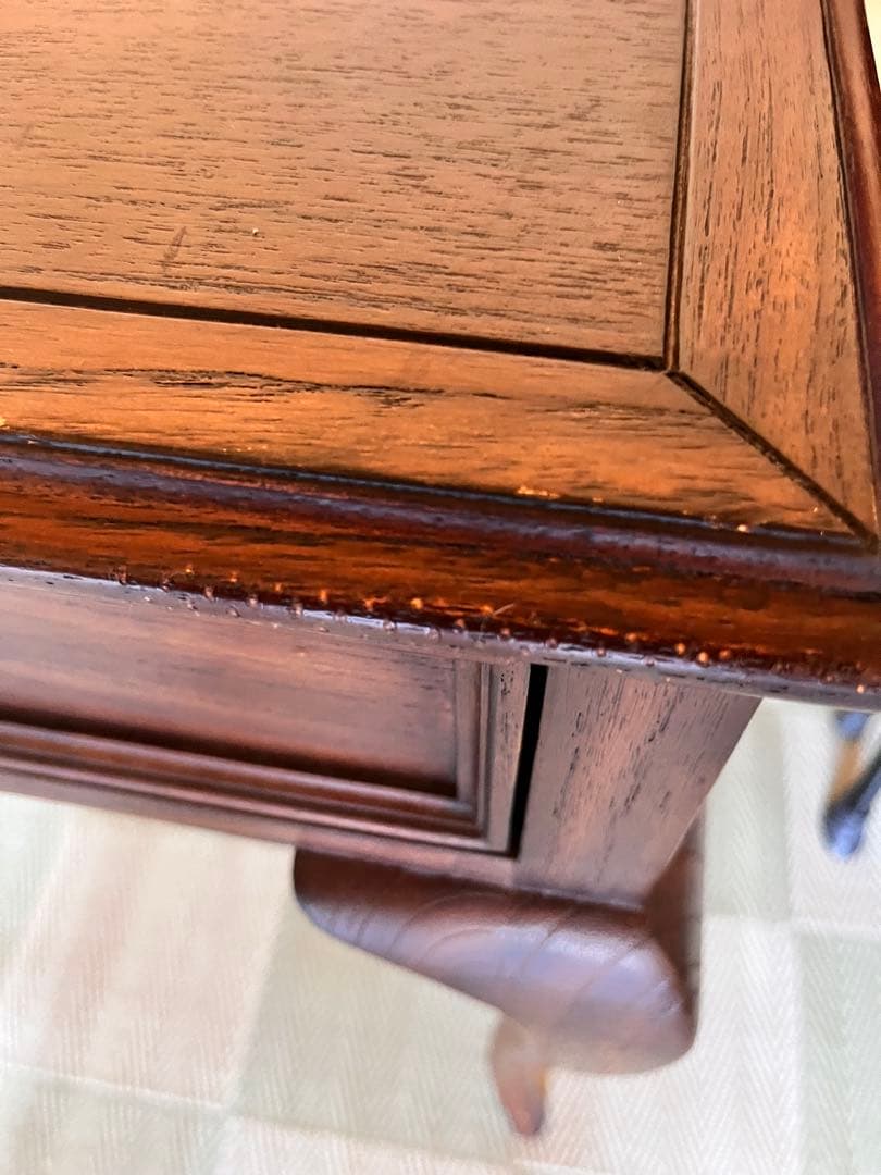 クラシックスタイル木製デスク 3引き出し付き