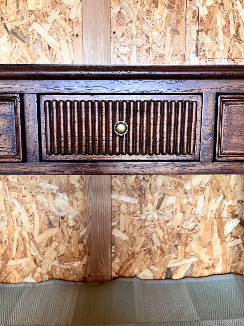 クラシックスタイル木製デスク 3引き出し付き