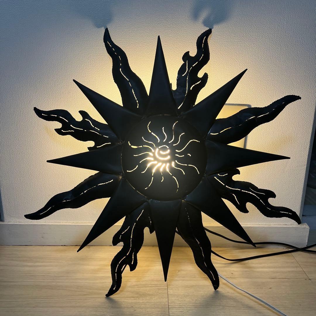 太陽デザインの　ランプ