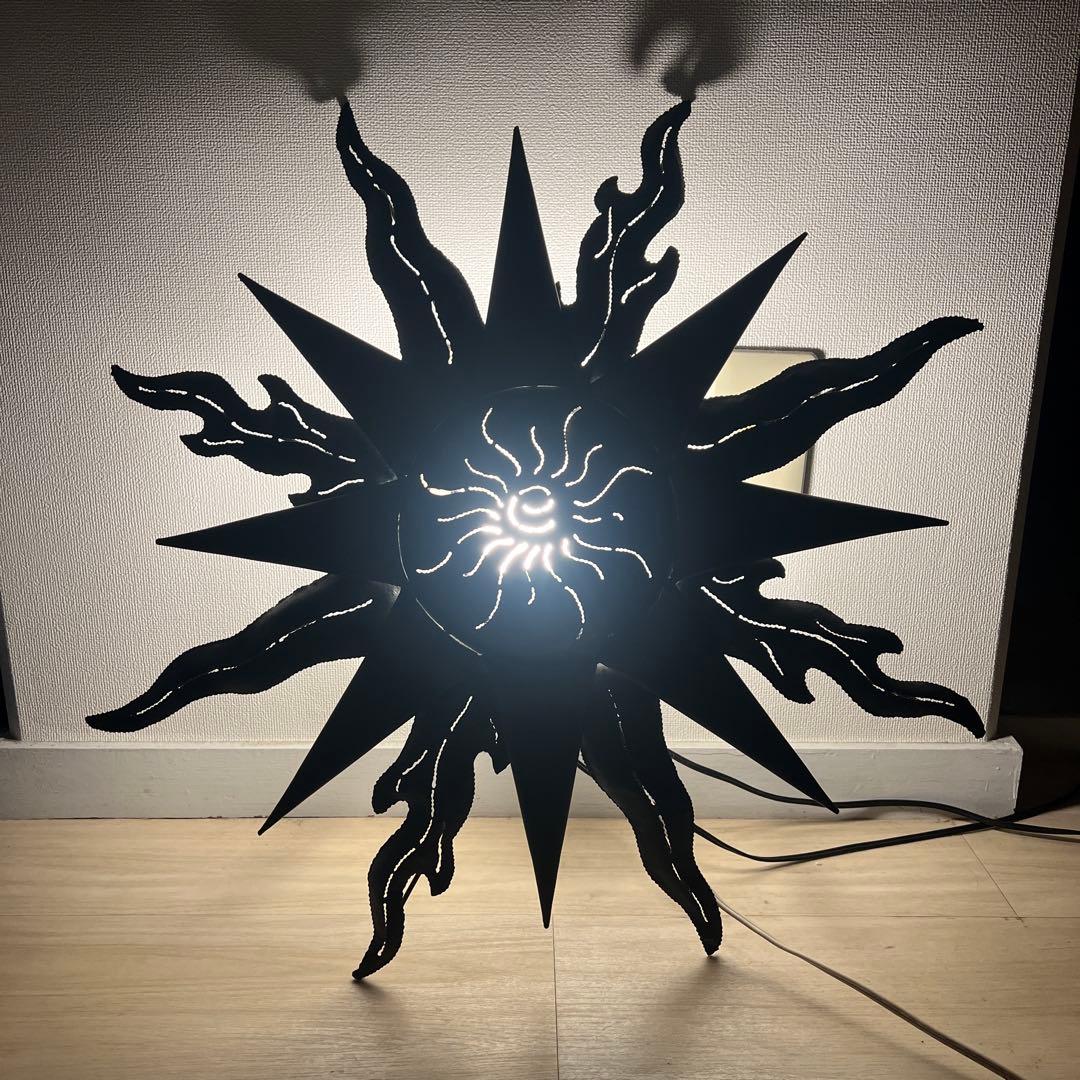 太陽デザインの　ランプ