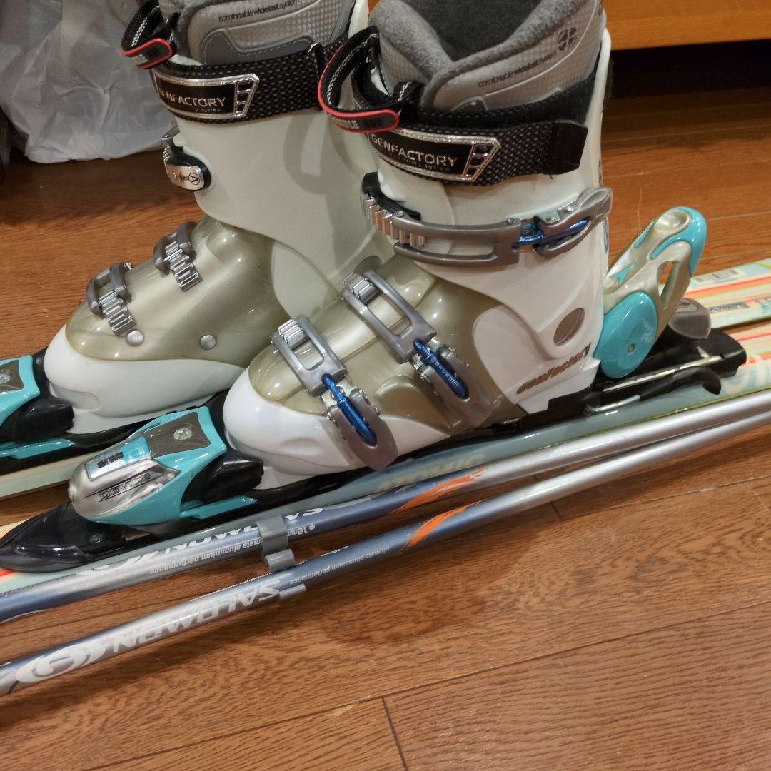 送料無料 Atomic 152cm レディース用スキーセット 24.5ブーツ付