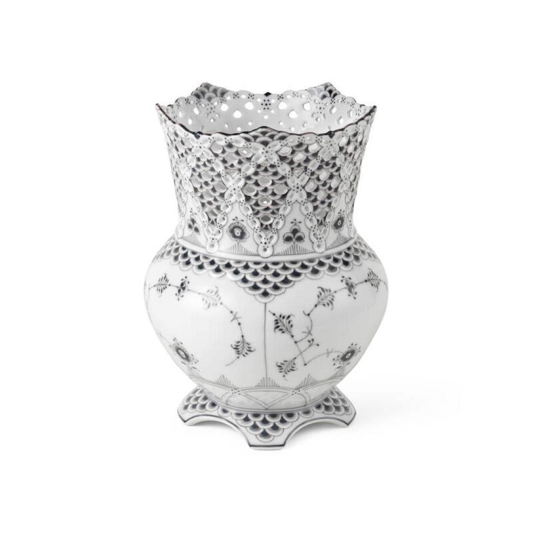 新品 廃盤ロイヤルコペンハーゲン ブラックフルーテッド ハーフレース ベース花瓶