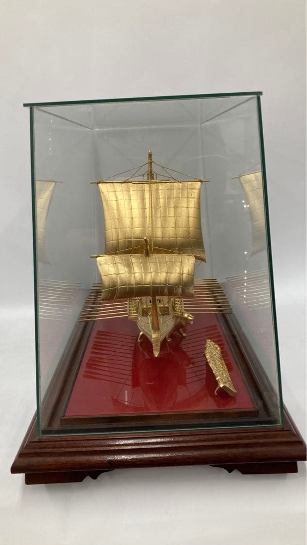 値下げしました。金色ガレー船模型　帆船　海洋堂　GREAT　WARSHIP