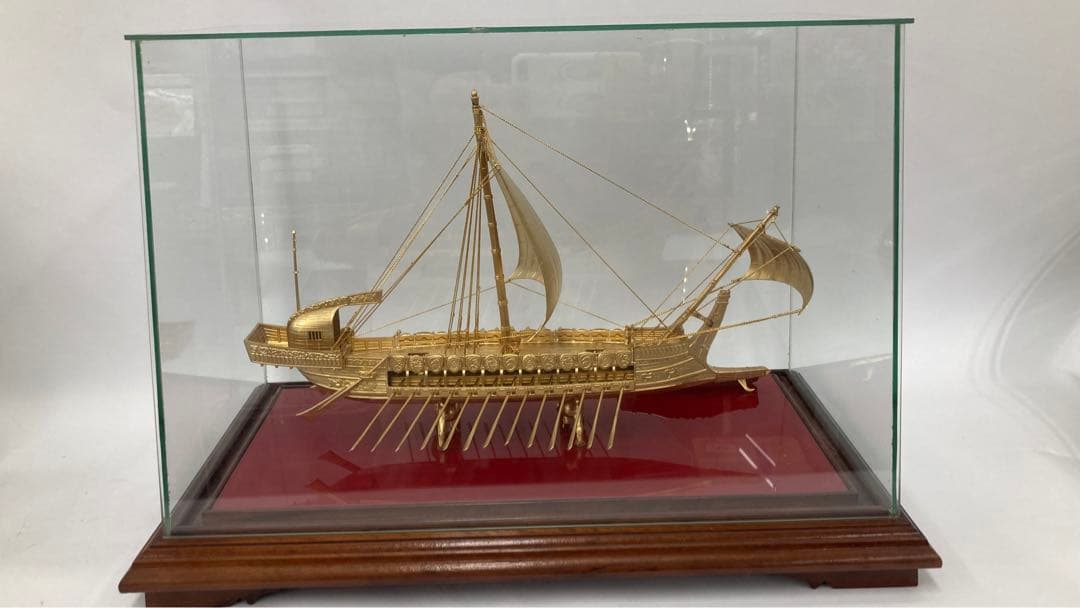 値下げしました。金色ガレー船模型　帆船　海洋堂　GREAT　WARSHIP