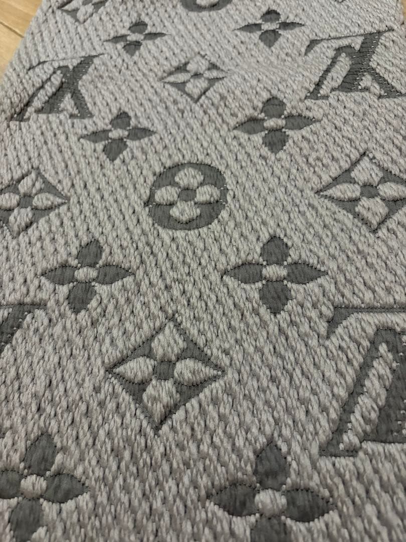 美品　LOUIS VUITTON グレー マフラー　ルイヴィトン　ルイビトン