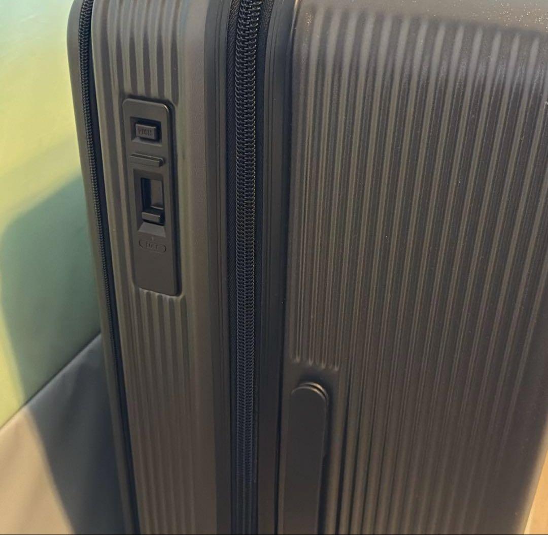 オルティモ キャリーケース Lサイズ ボックスタイプ メルカリ便発送