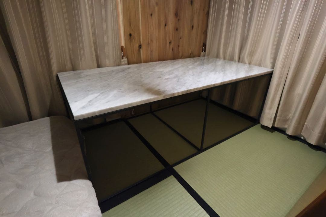 天然大理石テーブル『ISSEIKI』[送料込み][値段交渉可]