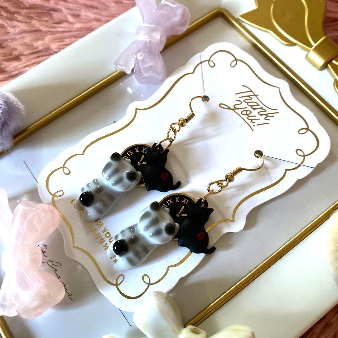 ☆時計と黒猫が素敵なシマシマ猫ちゃんピアス☆
