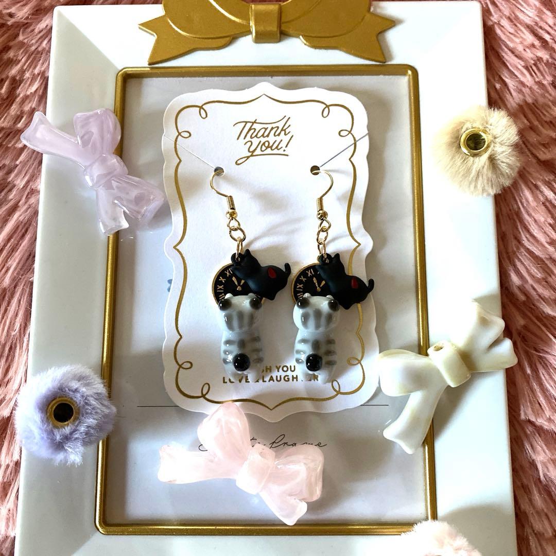 ☆時計と黒猫が素敵なシマシマ猫ちゃんピアス☆