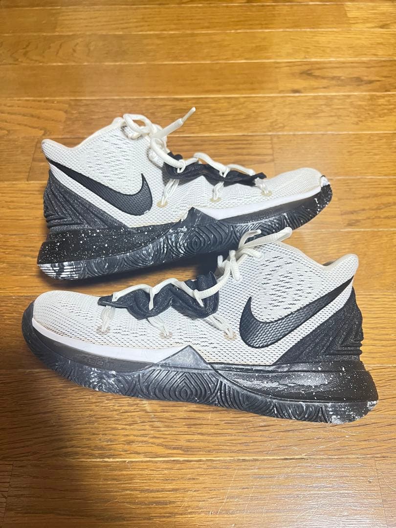 NIKE カイリー5 26.0cm