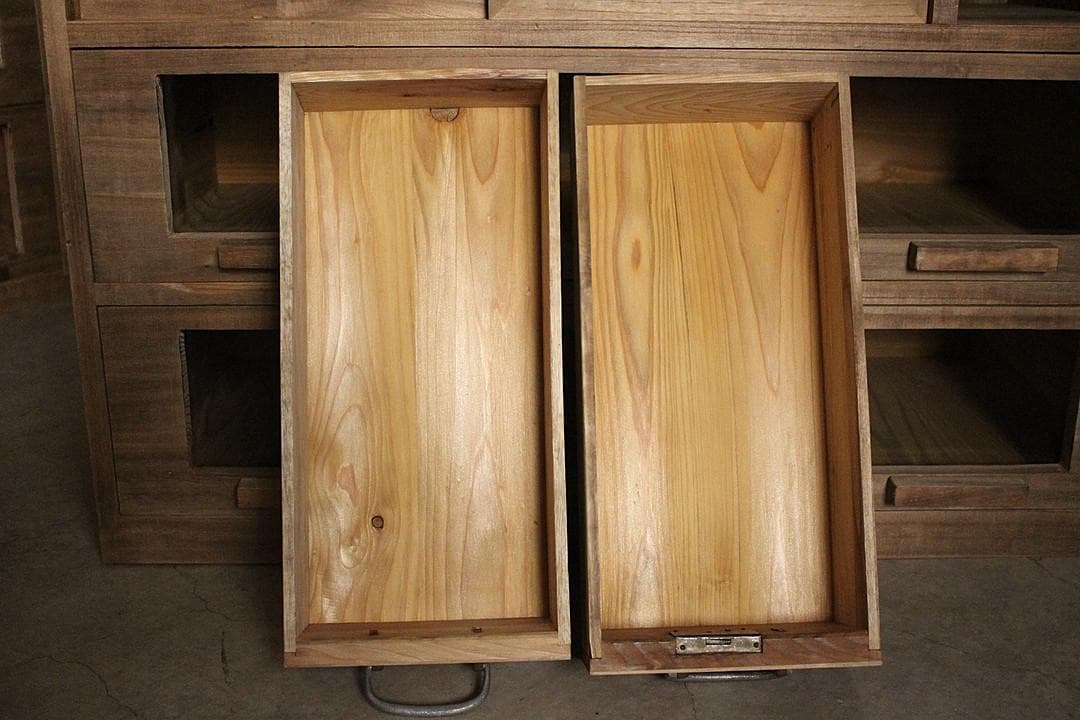 前面ガラスの引き出し2段×ガラス戸棚×木製小引き出し2段