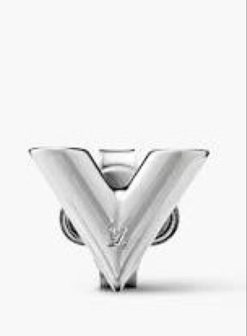 LOUIS VUITTON エッセンシャルVシルバーピアス