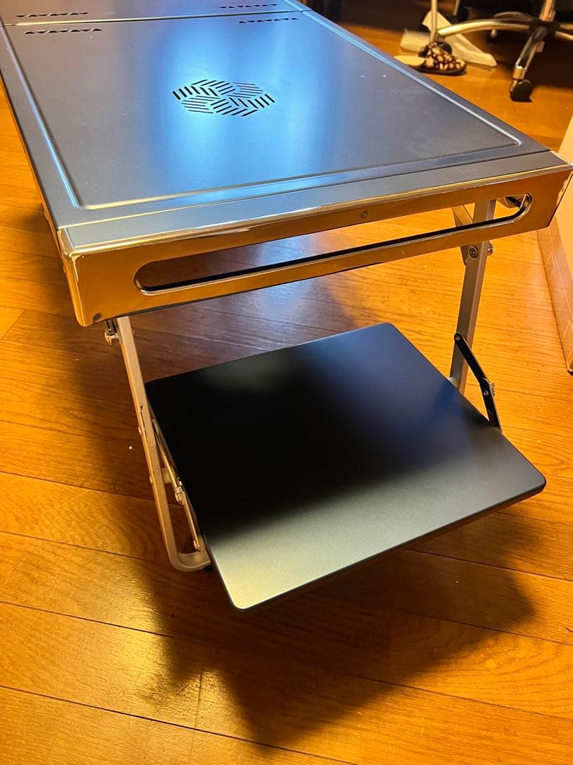 キャンプテーブル