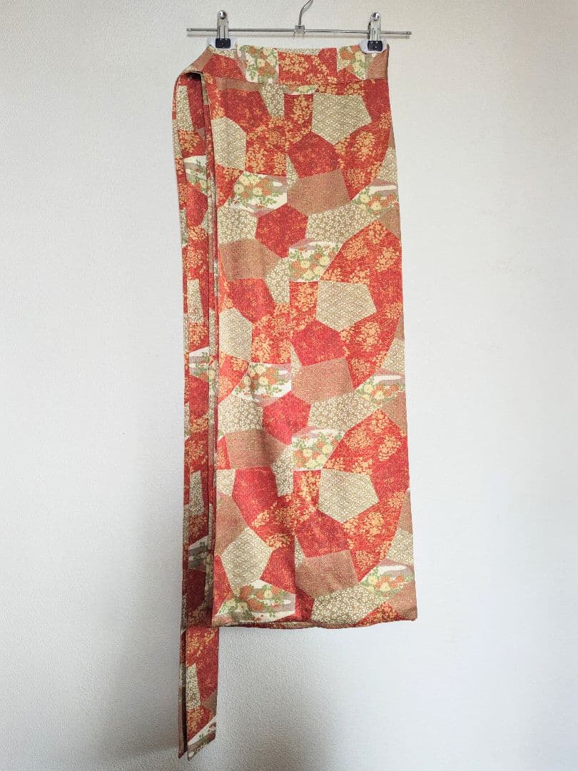 keniamarilia シュッケニ 石畳に花・古典柄総地紋 着物スカート