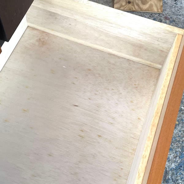 日本製　カラー3段チェスト　JONリビング　ネスタ　北欧デザイン