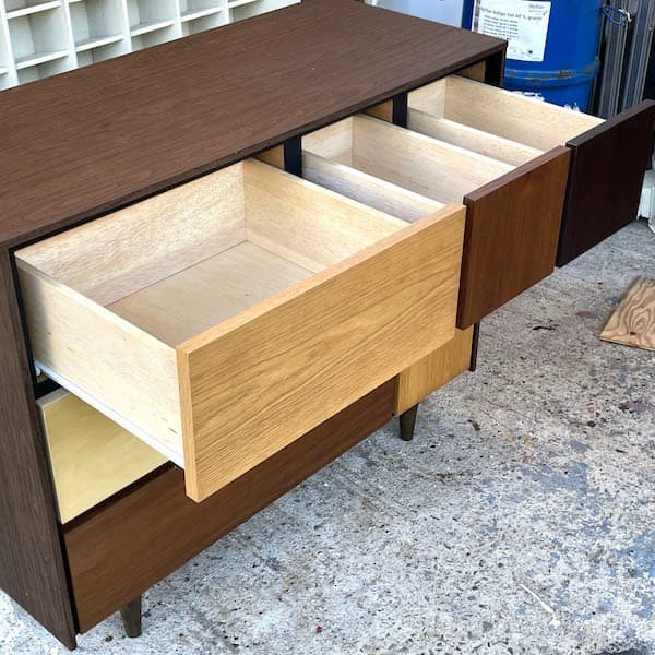 日本製　カラー3段チェスト　JONリビング　ネスタ　北欧デザイン