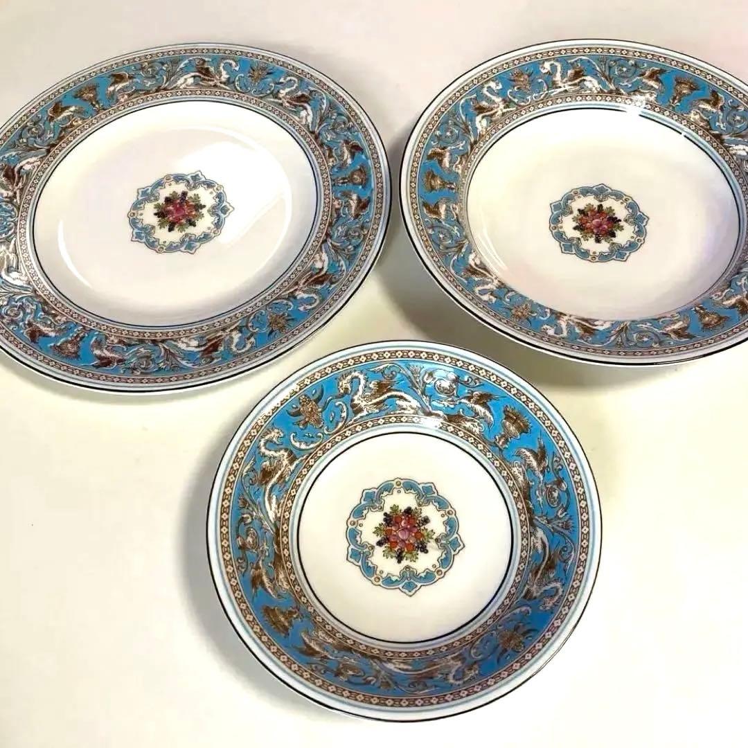 [極美品]ウェッジウッド　フロレンティーン ターコイズ　青地装飾陶磁器皿3点