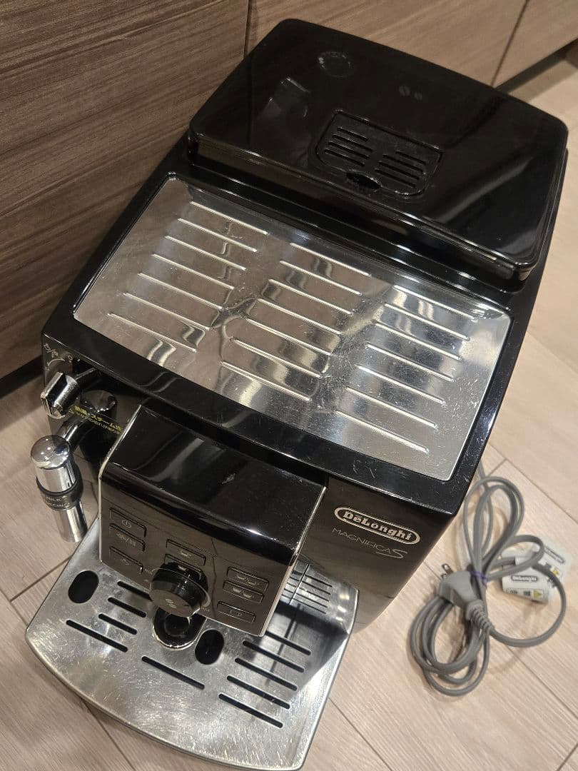 デロンギ マグニフィカS 全自動エスプレッソマシンECAM23120BN