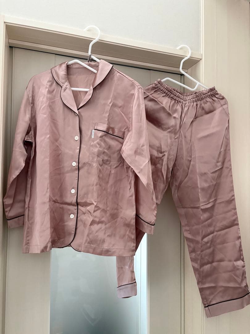 ワコール 睡眠科学　シルクパジャマ