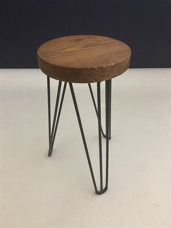 【未来工房】久々入荷！デザインのある一点物　大人気アイアンスツール　アイアン