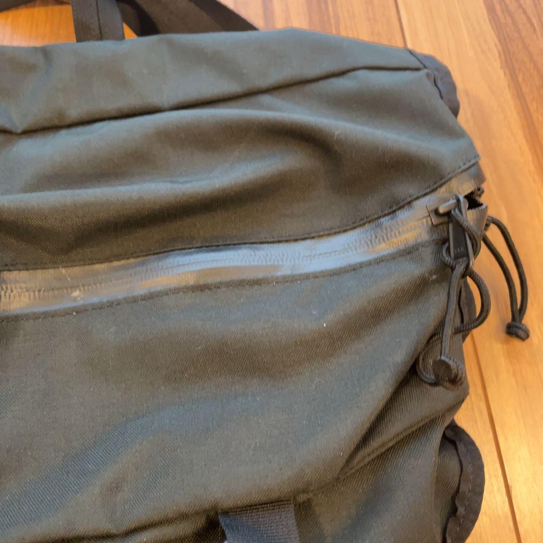 美品　ミステリーランチ　インベーダー　メッセンジャー　ショルダー