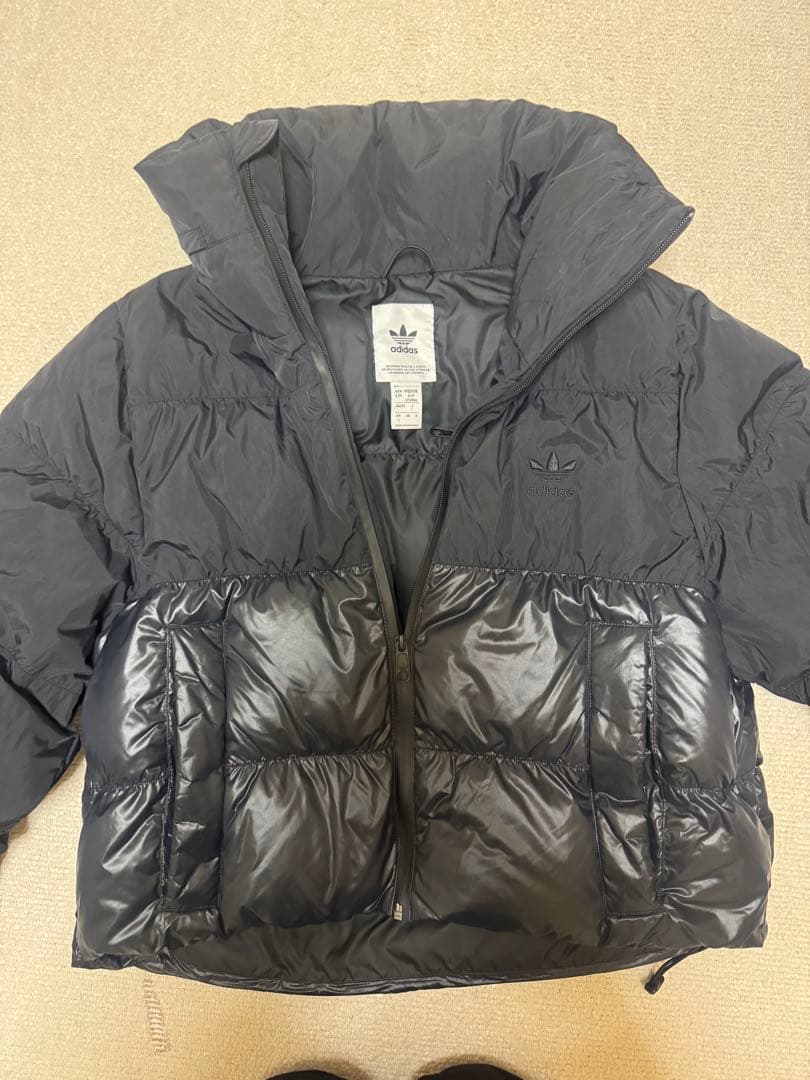 adidasレディース REGEN ショートジャケット　ブラック