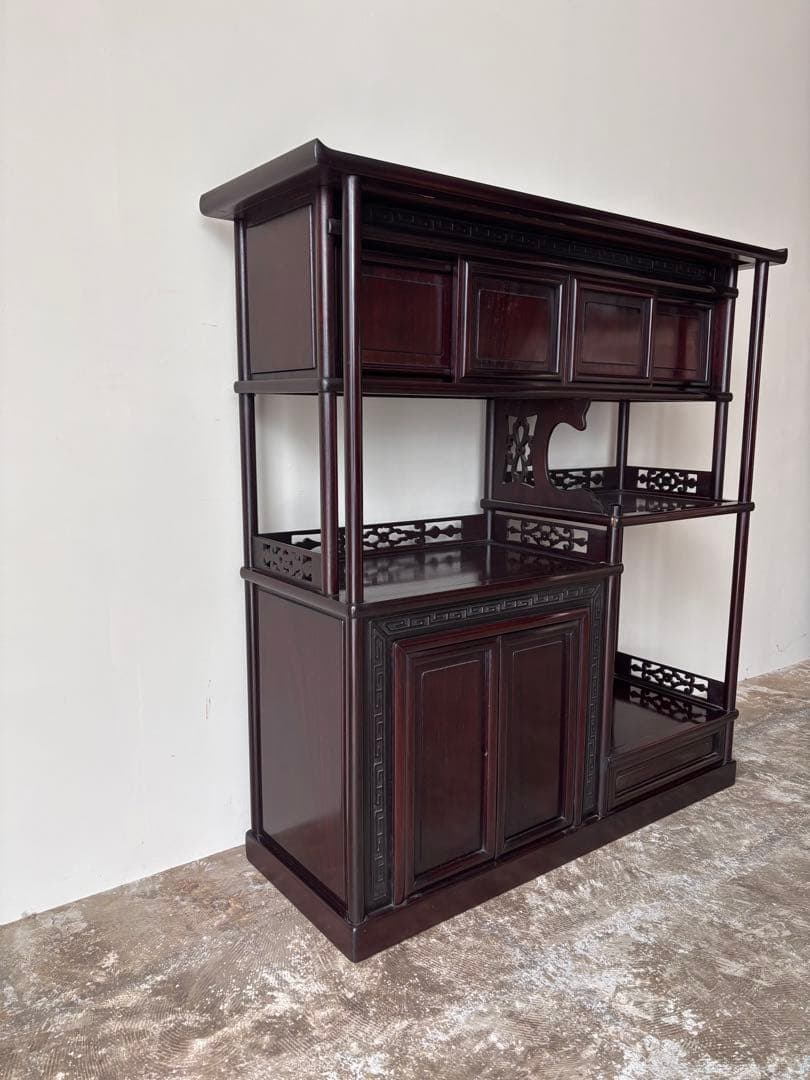 紫檀の茶箪笥　飾り棚　違い棚　唐木家具　サイドボード　和室