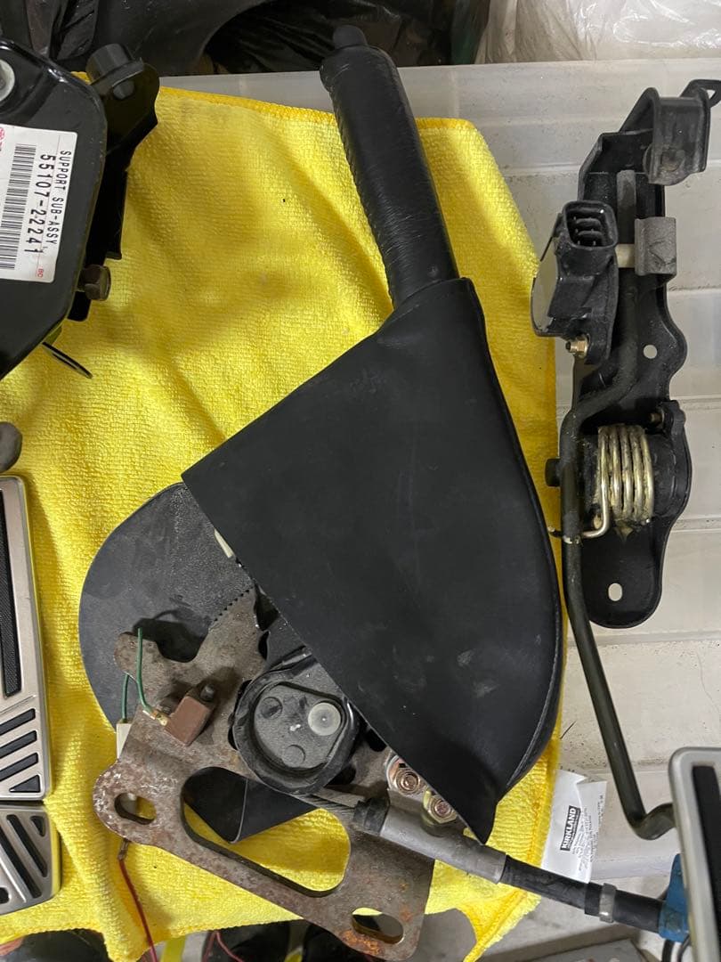 jzx110 ？　MT車用　ペダル3点セット＋サイドブレーキ