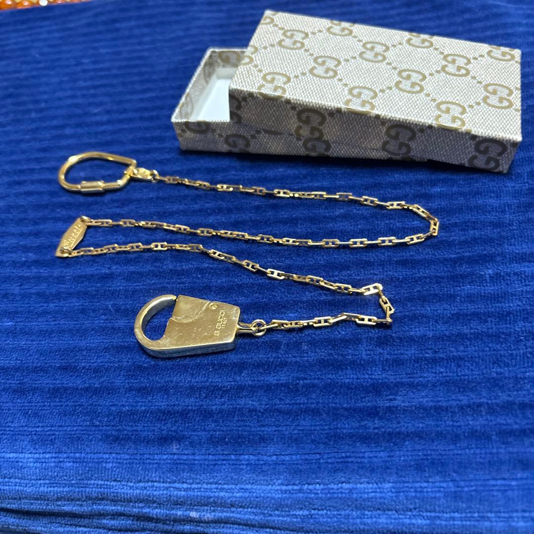 GUCCIゴールド ロック付きチェーン