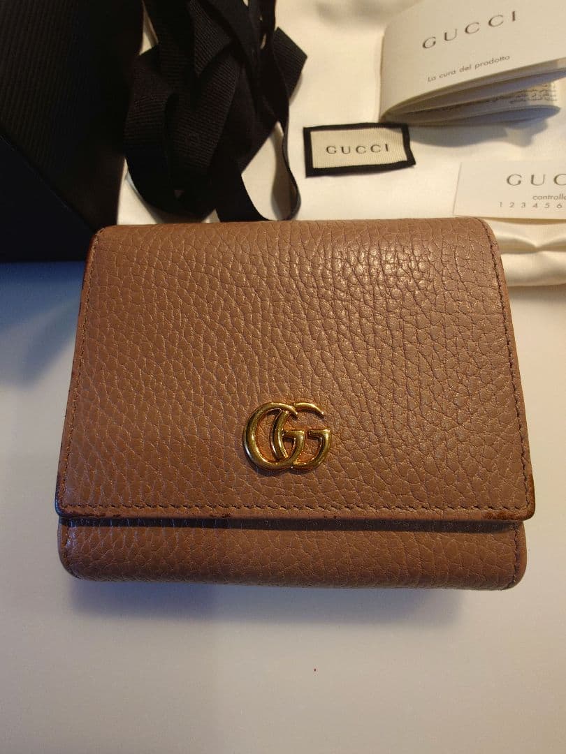 GUCCI マーモント　レザー 二つ折り財布