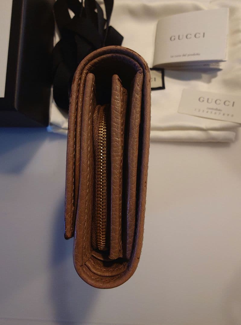 GUCCI マーモント　レザー 二つ折り財布