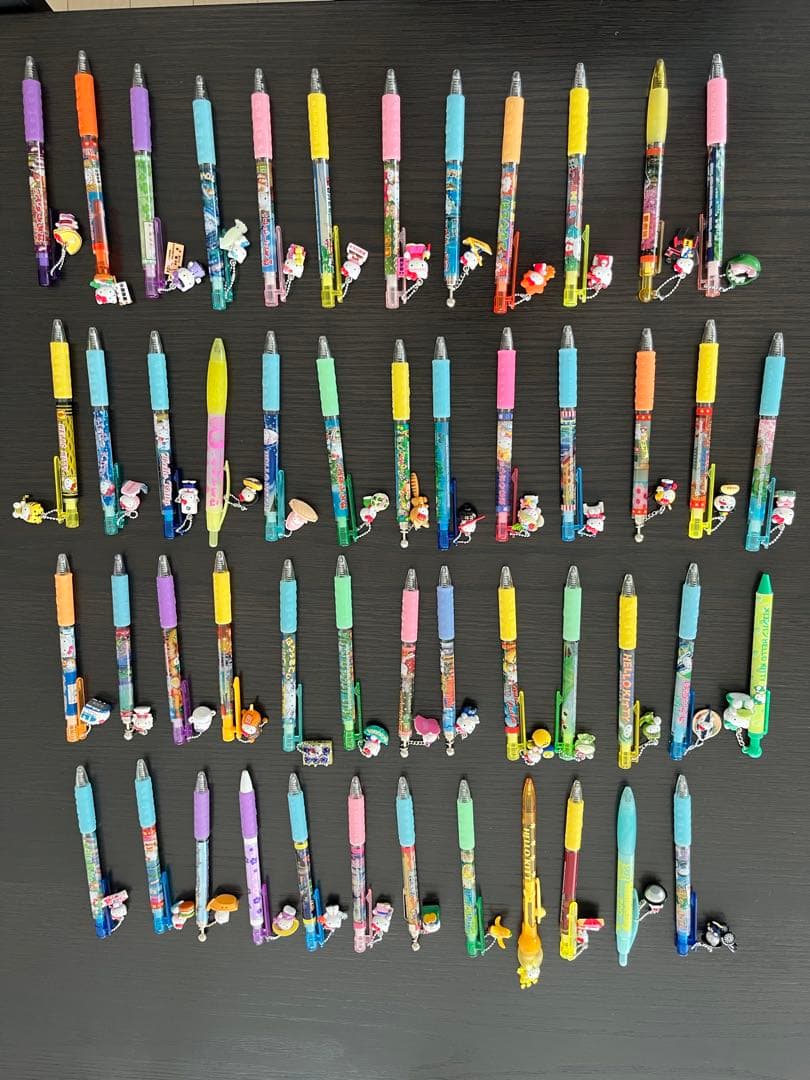 ロ*ズ様 ご当地キティーちゃんペンセット約175本 など