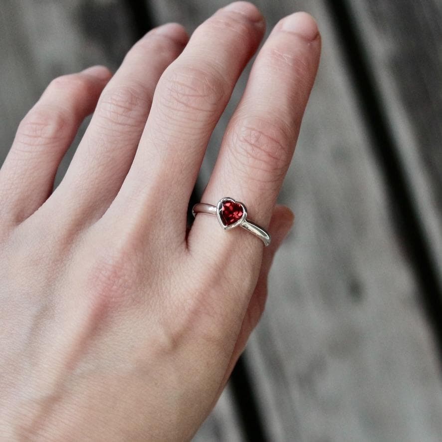 ハート型ガーネット　リング　Silver925／12号