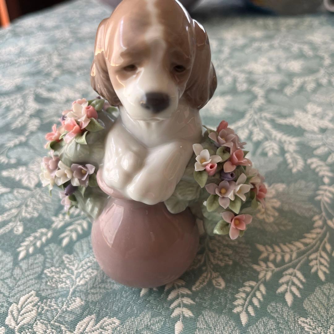 お値下げしました。　リヤドロ　仔犬とお花