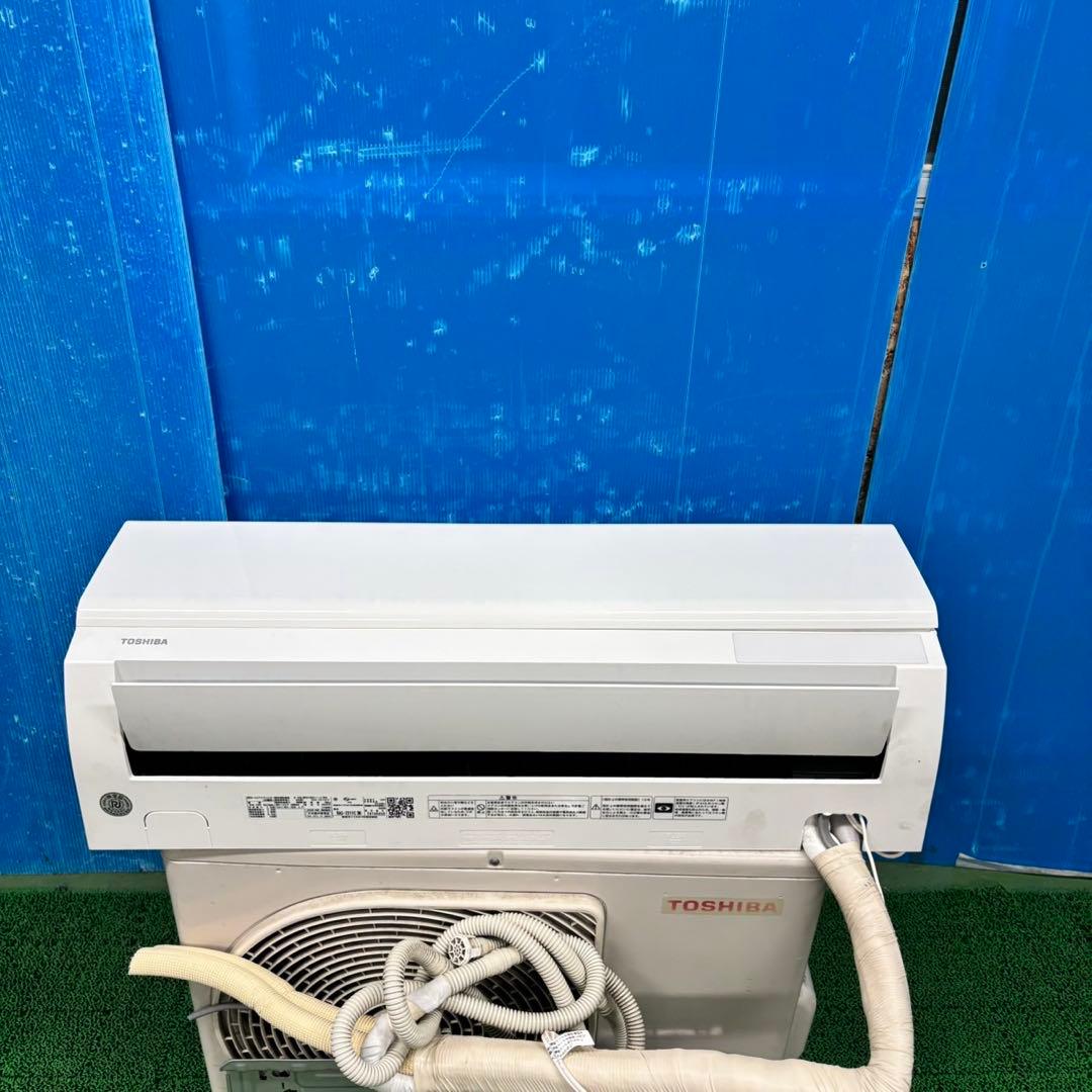 642 ルームエアコン　2022年製　容量2.2kw 6畳〜8畳向け　美品