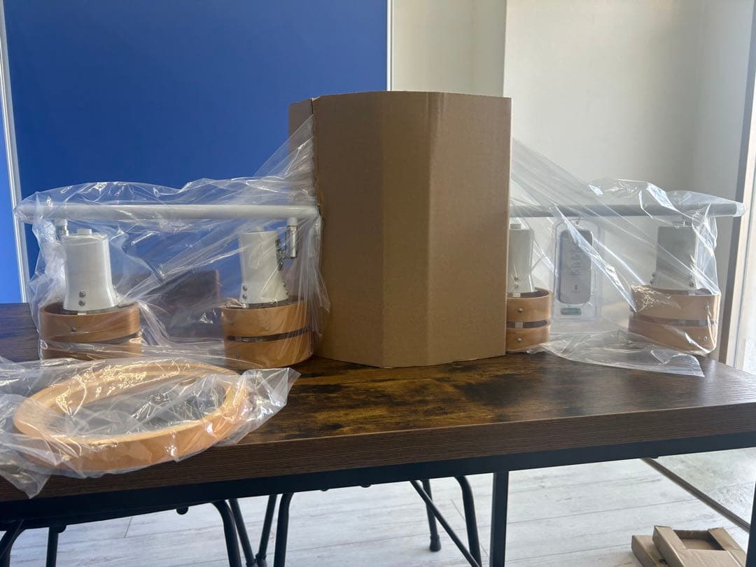 北欧風モダンシーリングライト 4灯スポット　リモコン付