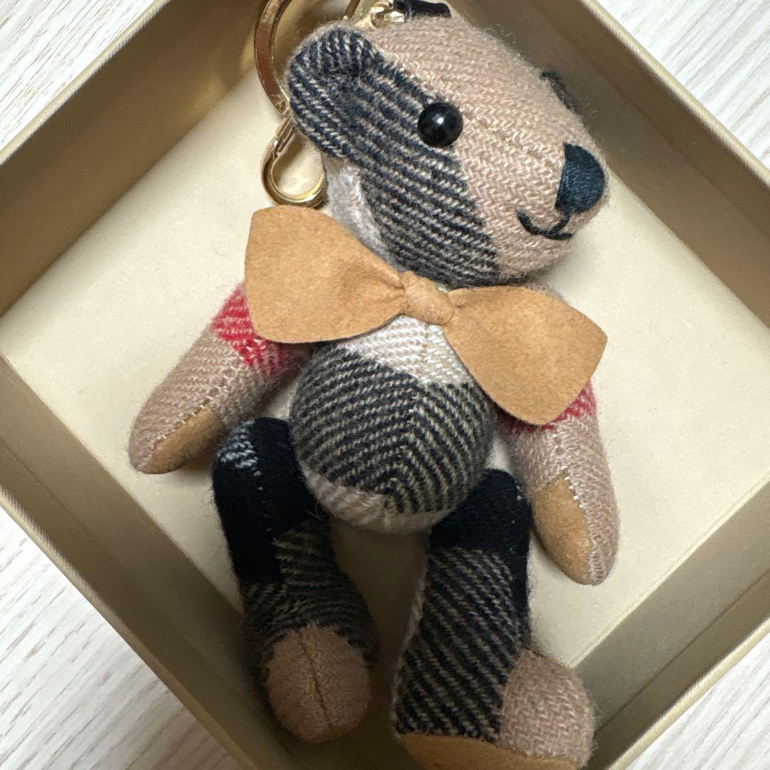 ねこ　BURBERRY クマ型キーホルダー