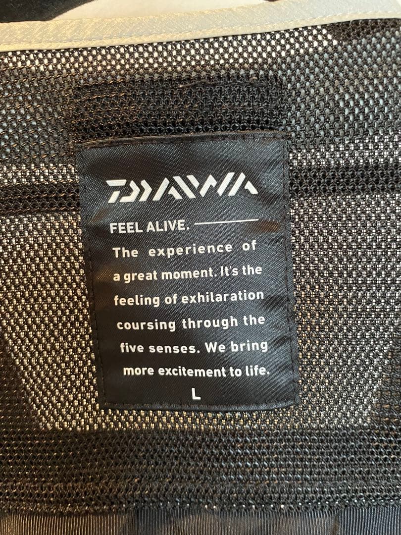 n*o様 美品　ダイワ　スペシャル　バリアテックショートメッシュベスト、キャップ