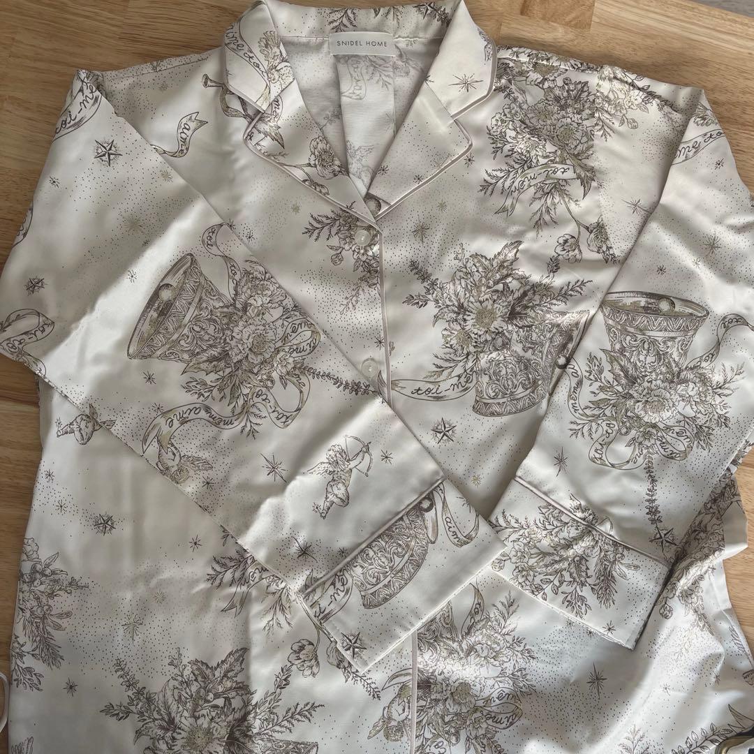 snidel  パジャマ　新品未使用　長袖長ズボン