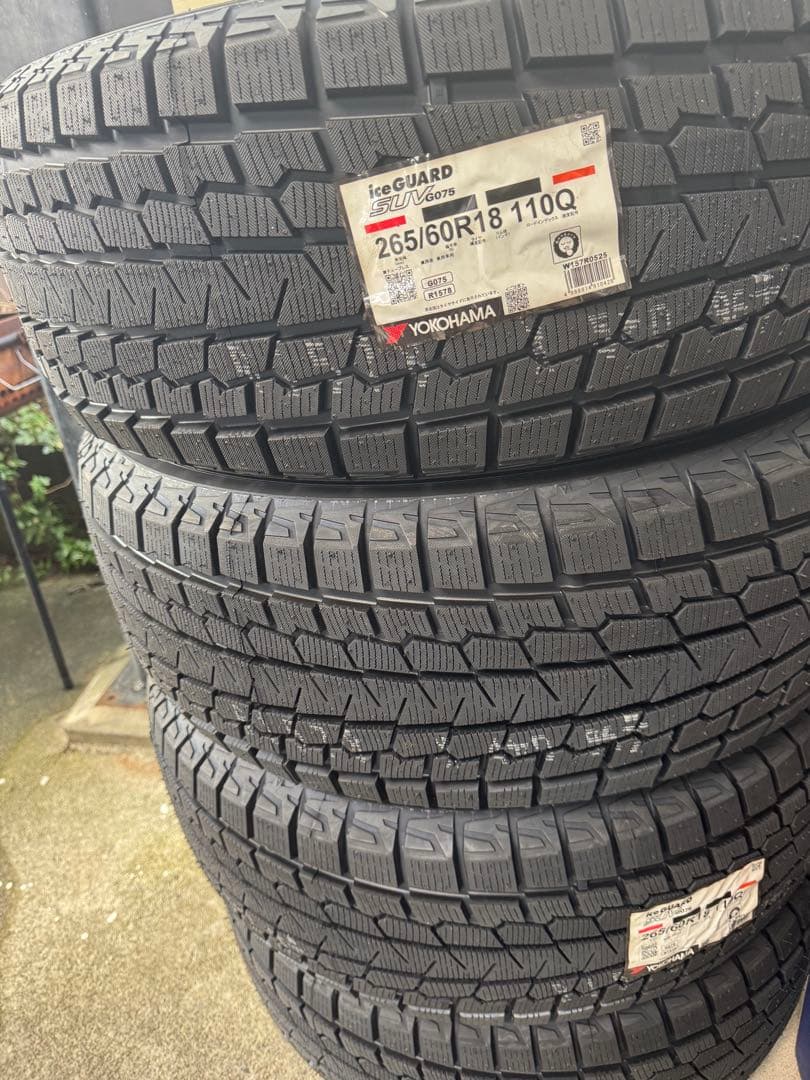 2025年製　新品スタッドレスタイヤ　ヨコハマ　265/60R18 G075