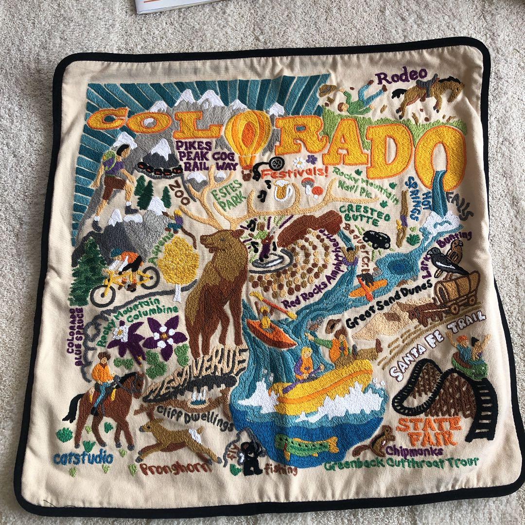コロラド州の刺繍　クッションカバー
