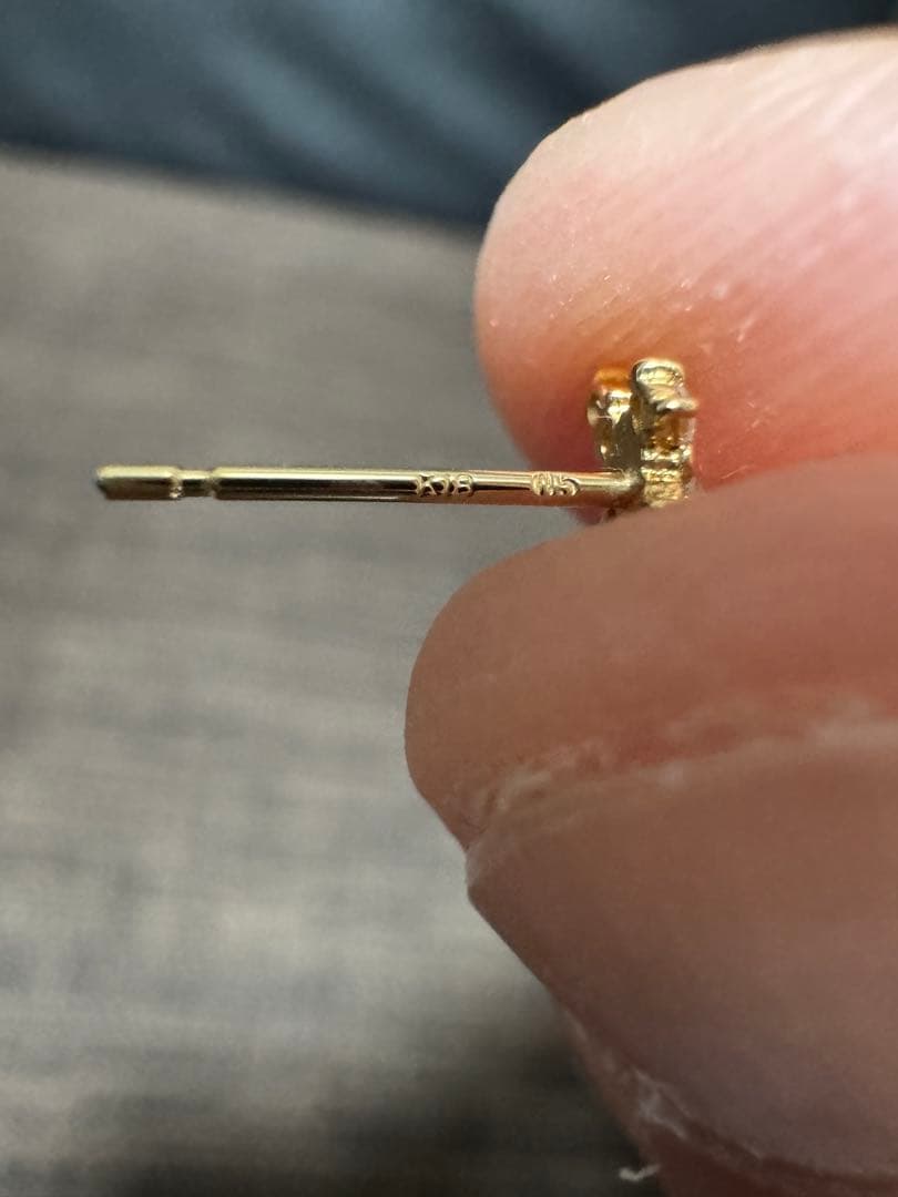 18Kゴールド クロス型ピアス ダイヤ0.5