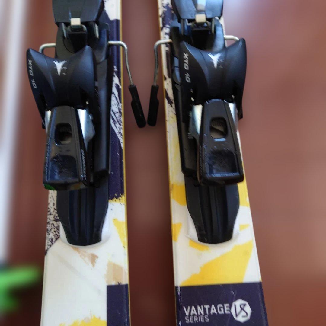 Atomicスキーセット、ストックつき